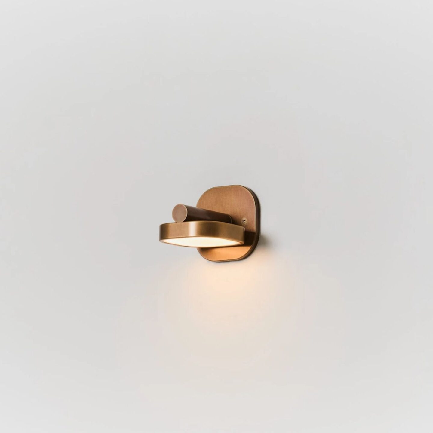 Verse Sconce White